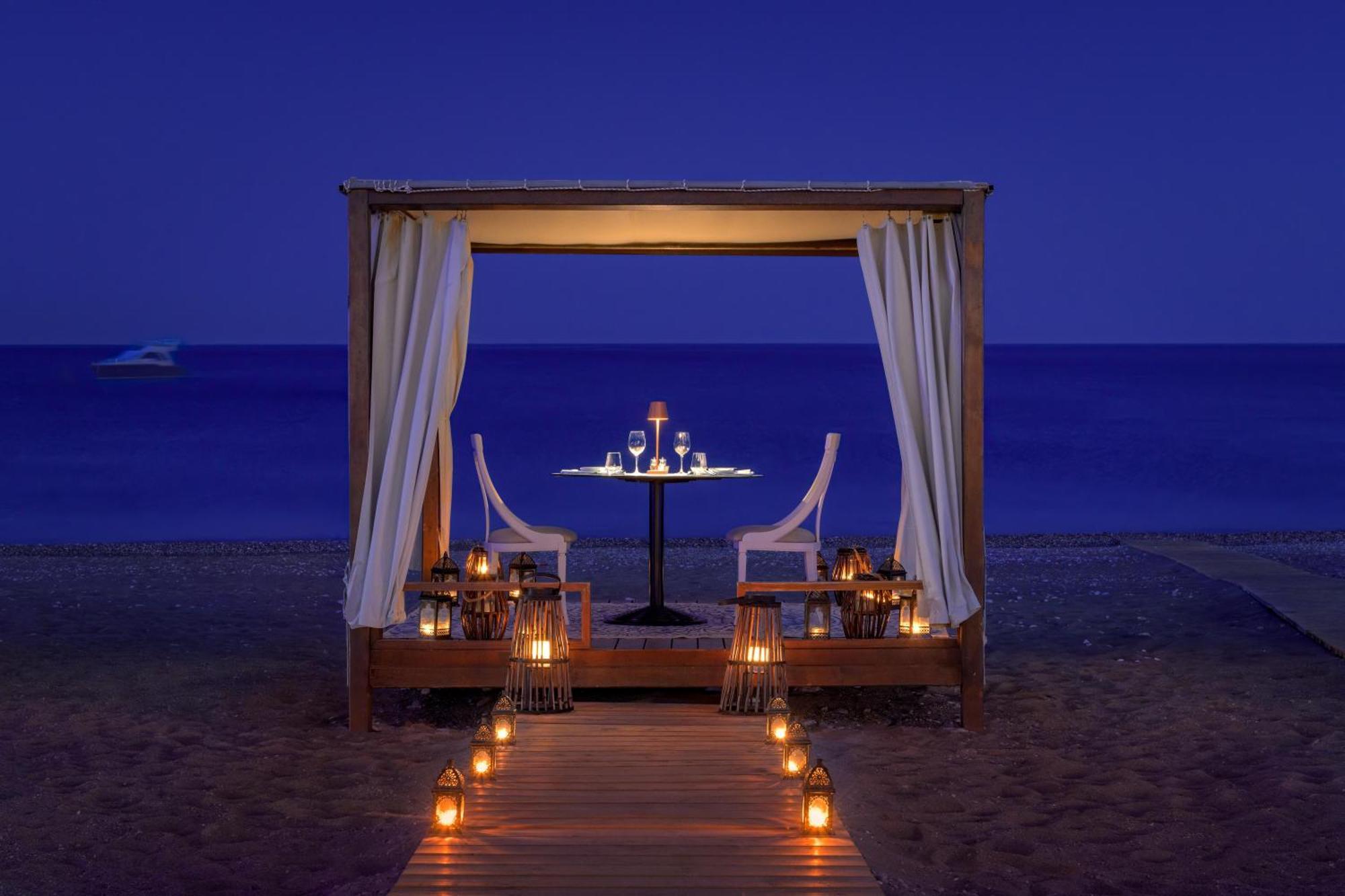Rodos Palladium Leisure & Wellness Kallithea  Exterior photo Beachfront dining at the resort