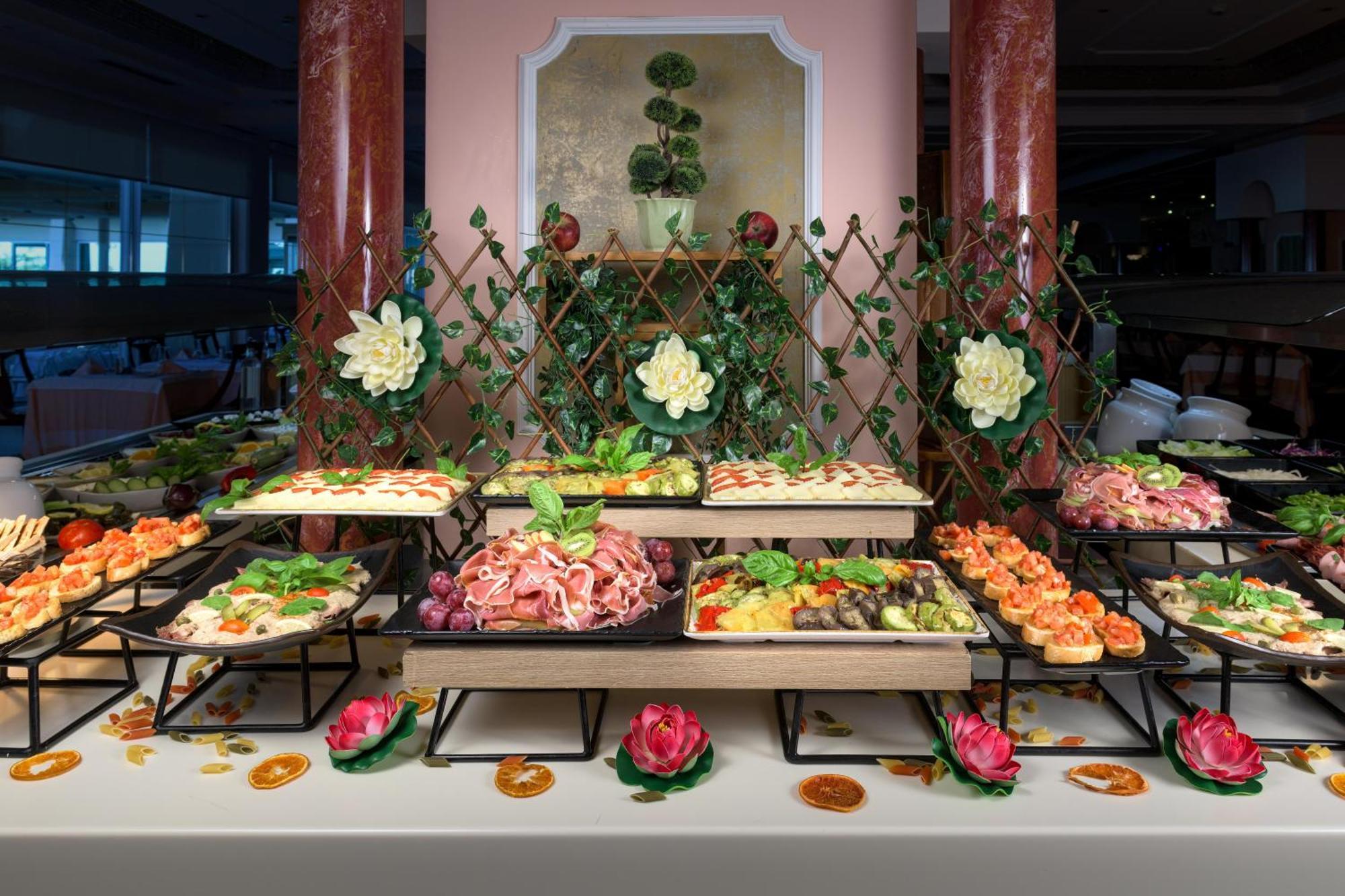 Rodos Palladium Leisure & Wellness Kallithea  Exterior photo A buffet at a hotel